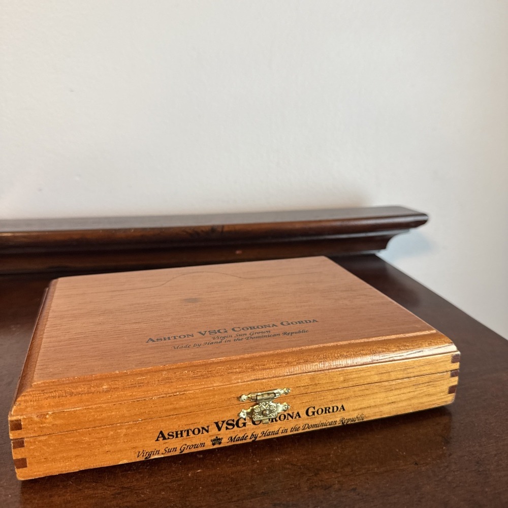 Ashton VSG Corona Gorde Wooden Cigar Box Empty Ashton Cabinet Dominican Republic